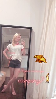 Sylvia Hoeks feet photo thumbnail