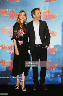 Sylvia Hoeks feet photo thumbnail