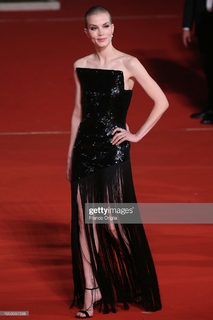 Sylvia Hoeks feet photo thumbnail