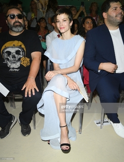 Sylvia Hoeks feet photo thumbnail