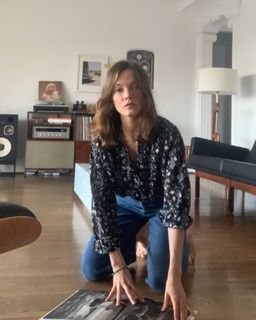 Sylvia Hoeks feet photo thumbnail