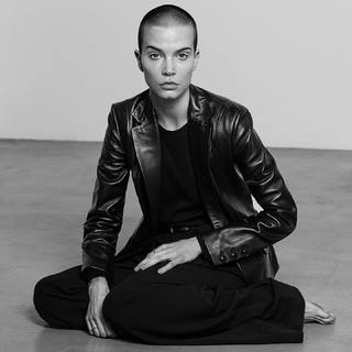 Sylvia Hoeks feet photo thumbnail