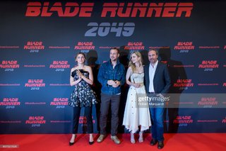 Sylvia Hoeks feet photo thumbnail