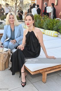 Sylvia Hoeks feet photo thumbnail