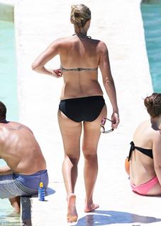 Sylvia Jeffreys feet photo 10