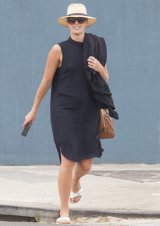 Sylvia Jeffreys feet photo 7