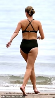 Sylvia Jeffreys feet photo 13