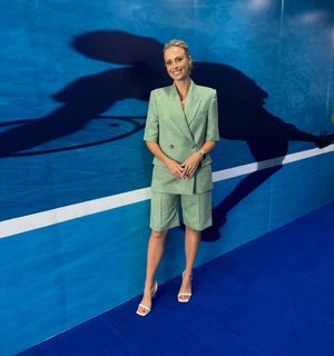 Sylvia Jeffreys feet photo 19
