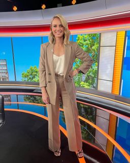 Sylvia Jeffreys feet photo 20
