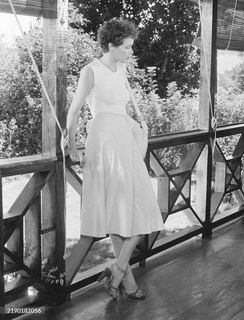 Sylvia Kristel feet photo 4
