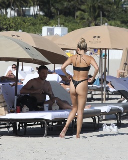 Sylvie Meis feet photo thumbnail