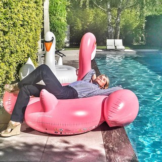 Sylvie Tellier feet photo thumbnail