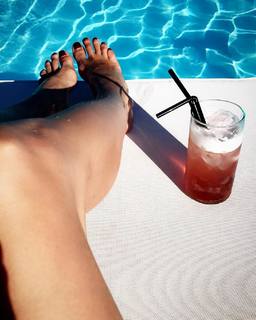 Sylvie Tellier feet photo thumbnail