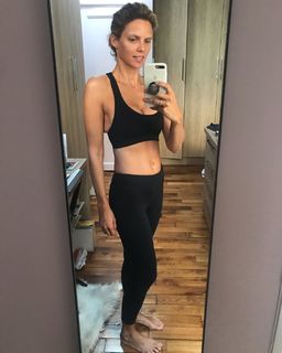 Sylvie Tellier feet photo thumbnail