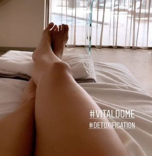 Sylvie Tellier feet photo thumbnail