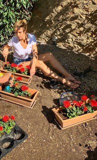 Sylvie Tellier feet photo thumbnail