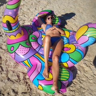 Sylvie Tellier feet photo thumbnail