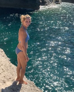 Sylvie Tellier feet photo thumbnail