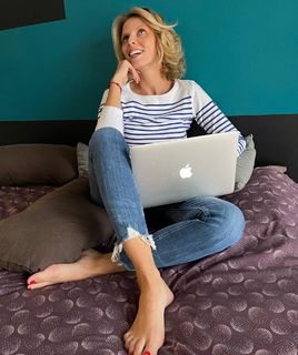 Sylvie Tellier feet photo thumbnail