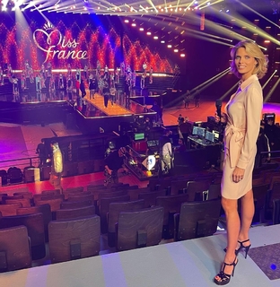 Sylvie Tellier feet photo thumbnail