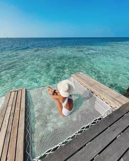 Sylvie Tellier feet photo thumbnail