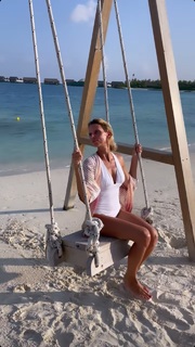 Sylvie Tellier feet photo thumbnail