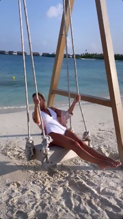 Sylvie Tellier feet photo thumbnail