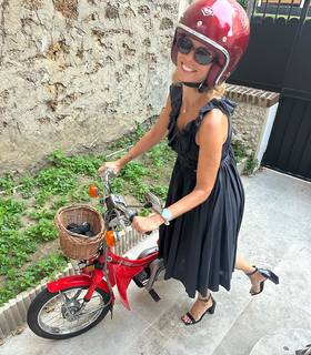 Sylvie Tellier feet photo thumbnail