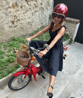 Sylvie Tellier feet photo thumbnail