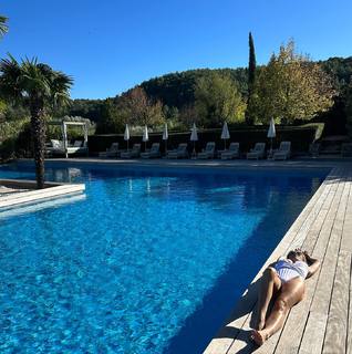 Sylvie Tellier feet photo thumbnail