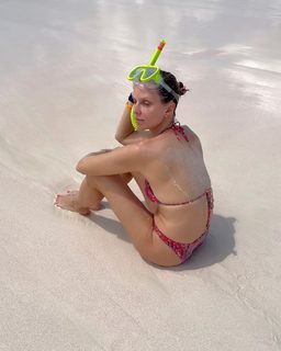 Sylvie Tellier feet photo thumbnail