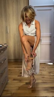 Sylvie Tellier feet photo thumbnail