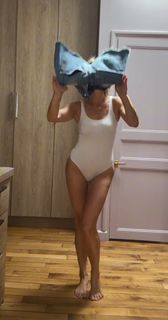 Sylvie Tellier feet photo thumbnail