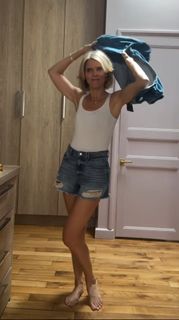 Sylvie Tellier feet photo thumbnail