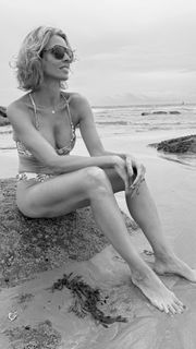 Sylvie Tellier feet photo thumbnail