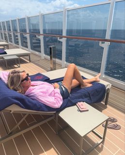 Sylvie Tellier feet photo thumbnail