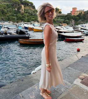 Sylvie Tellier feet photo thumbnail