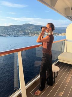 Sylvie Tellier feet photo thumbnail