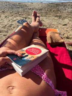 Sylvie Tellier feet photo thumbnail