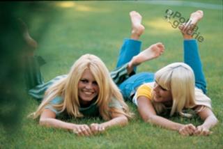 Sylvie Vartan feet photo 17