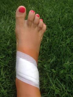 Szabina Tápai feet photo 17