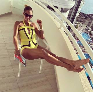 Szabina Tápai feet photo 10