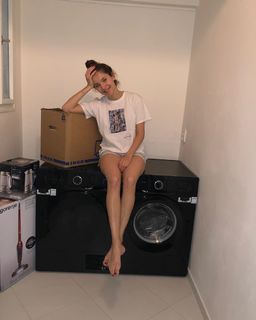 Sára Sandeva feet photo 17