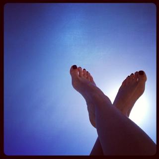 Sílvia Abril feet photo 7
