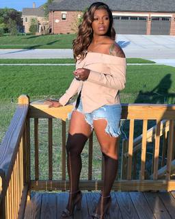 Ta'Rhonda Jones feet photo 11