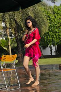 Taapsee Pannu feet photo thumbnail