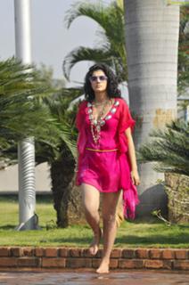Taapsee Pannu feet photo thumbnail