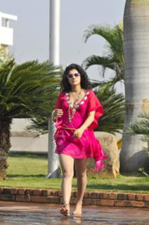 Taapsee Pannu feet photo thumbnail