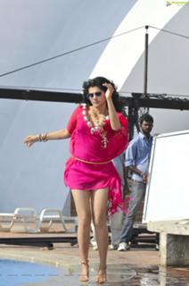 Taapsee Pannu feet photo thumbnail