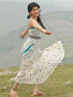 Taapsee Pannu feet photo thumbnail